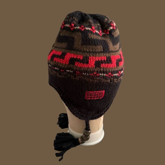 NWT Wisconsin Badgers Knit Adult Ear Flap Wood Beard Tassel Beanie Hat OSFA - Picture 3 of 8